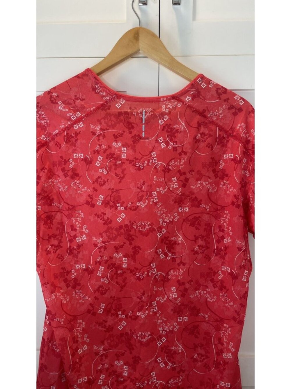 Salomon Women's Actilite Active Shirt Sz:XL Coral Pre-Owned - Picture 5 of 6